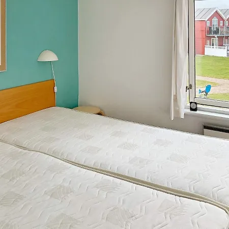 6 Person In * Hadsund