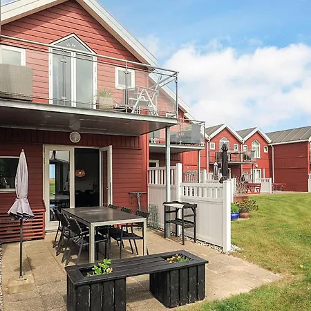 6 Person In Apartamento